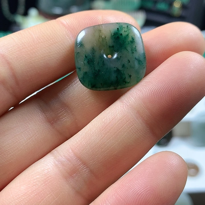 未镶嵌独山玉颈饰