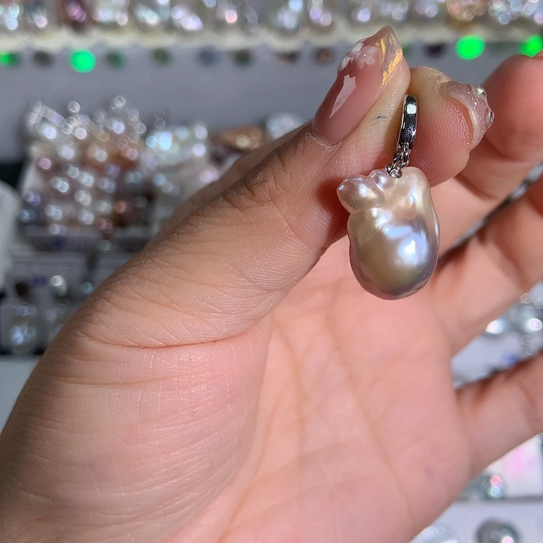 银S925镶嵌淡水珍珠吊坠