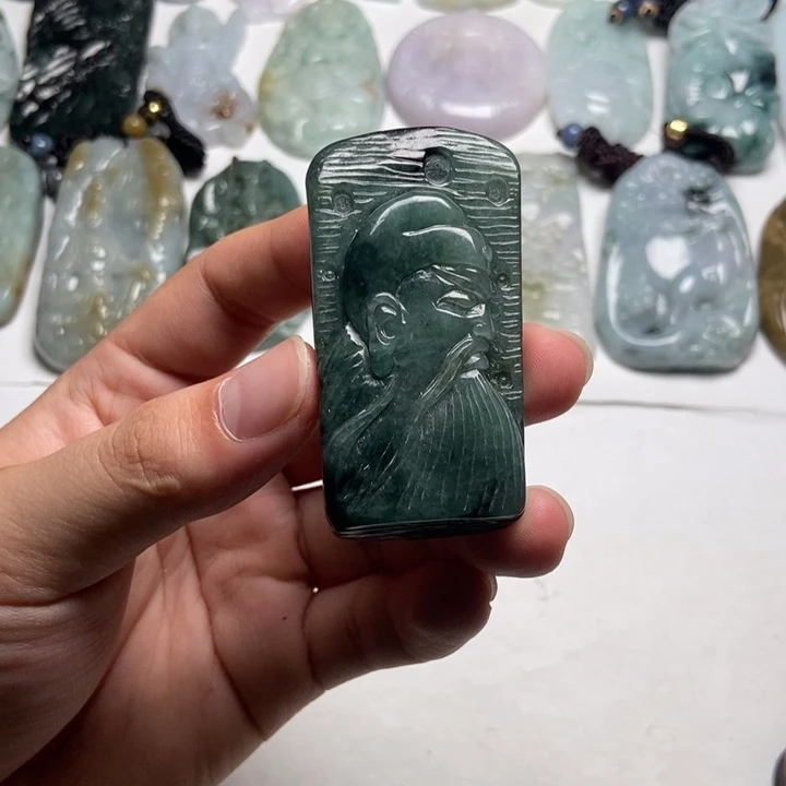 翡翠未镶嵌颈饰关公31