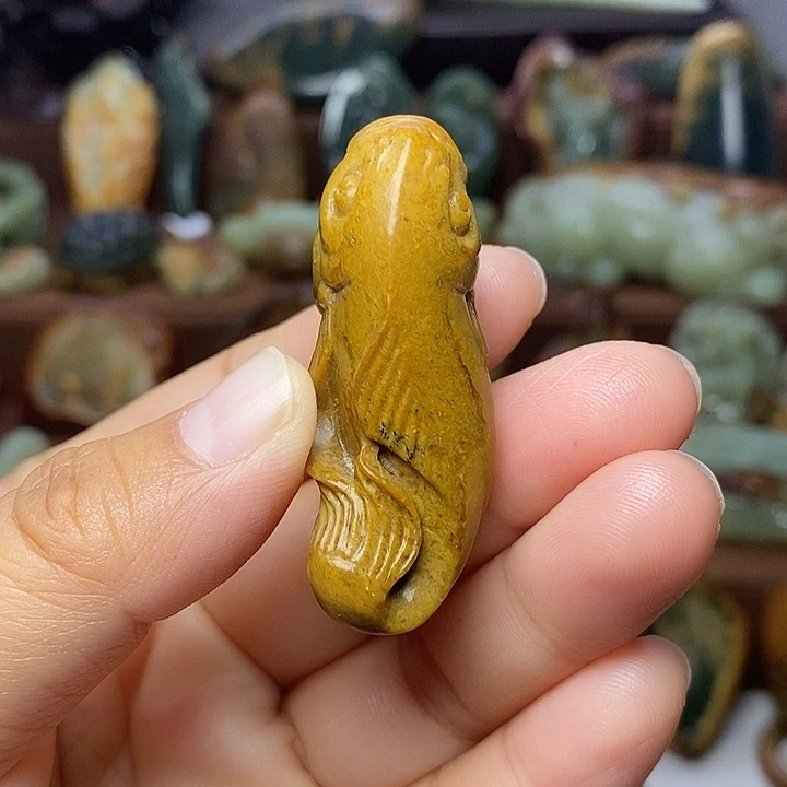 岫岩河磨玉（透闪石质玉）未镶嵌颈饰