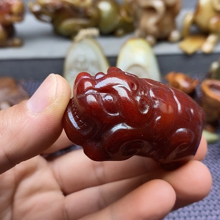 未镶嵌蛇纹石玉颈饰
