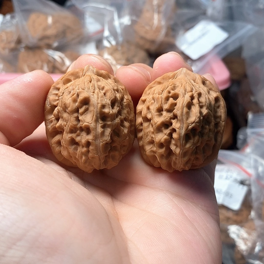 1文玩核桃火麒麟34-381