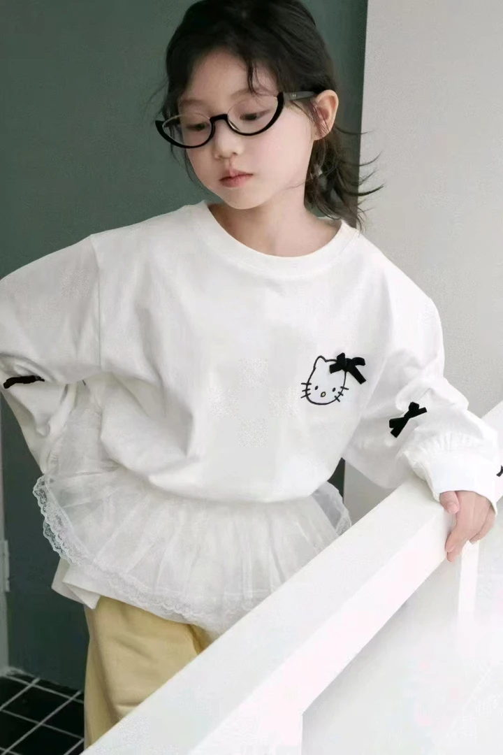 新春新款中大童纯色圆领套头长T女童动漫百搭宽松长袖打底T恤257