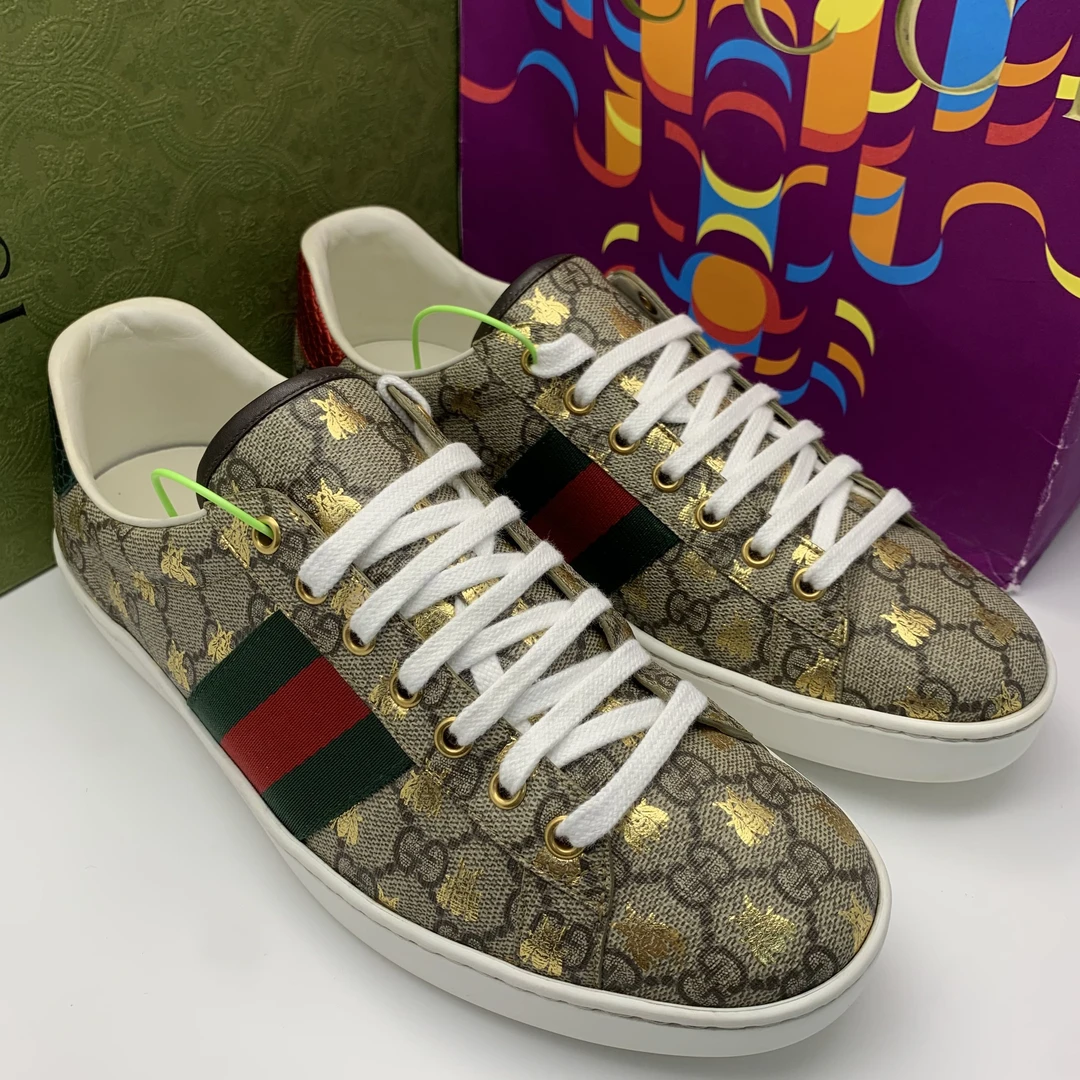 95新 GUCCI/古驰 42欧码/乌木色双G满印烫金蜜蜂时尚舒适休闲板鞋