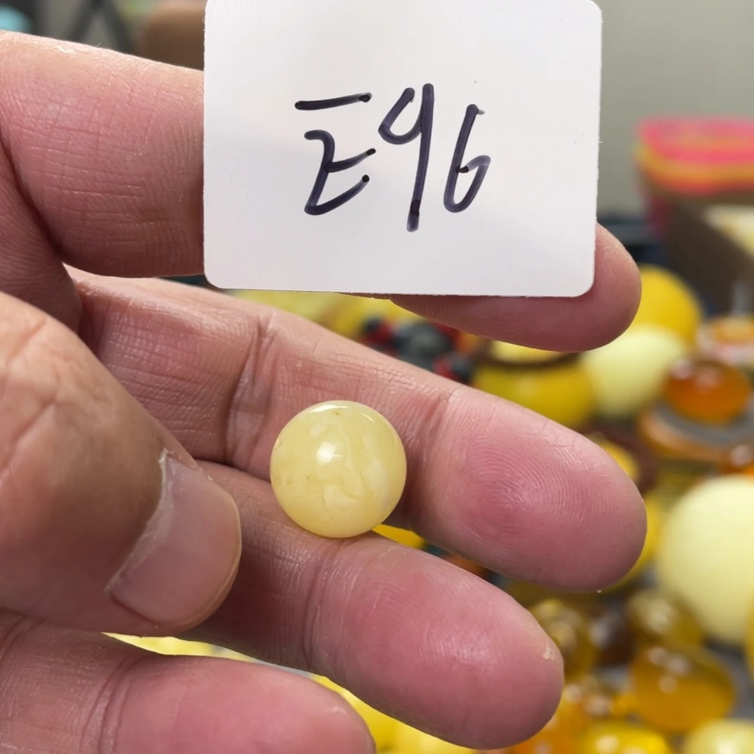 手链琥珀未镶嵌多样性发，发其中一件