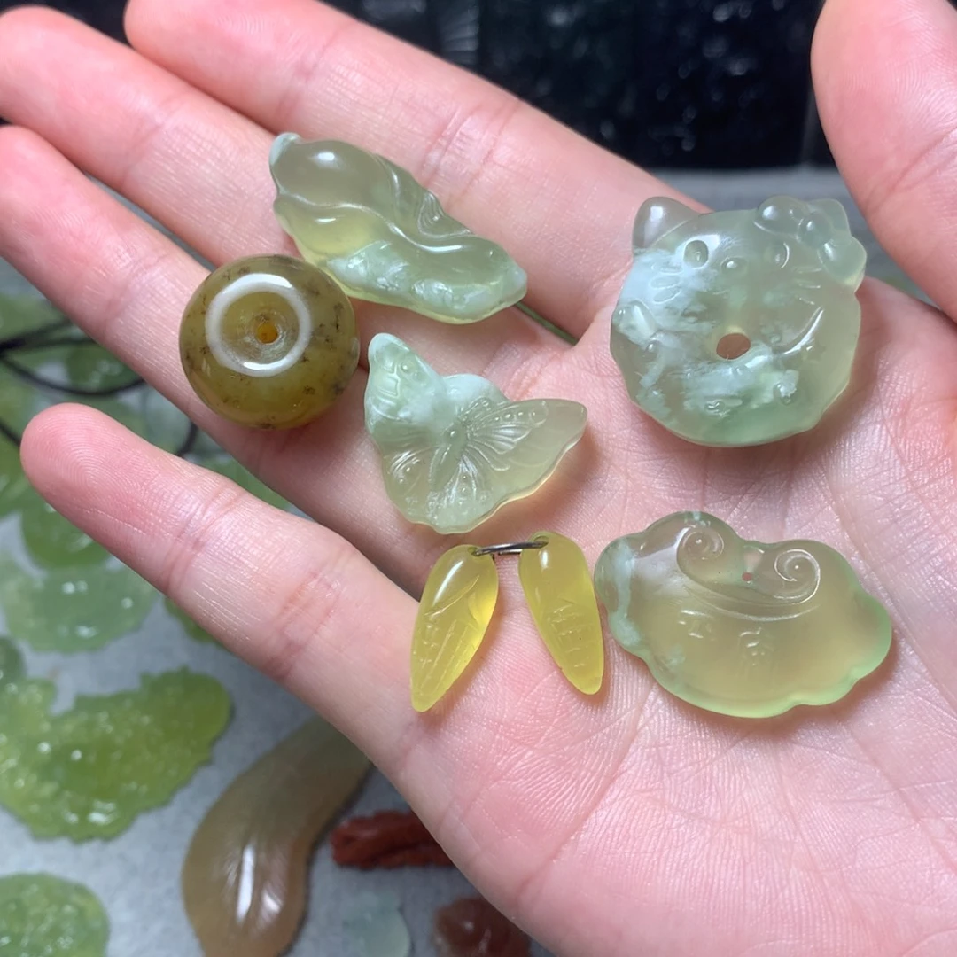 蛇纹石玉合金颈饰