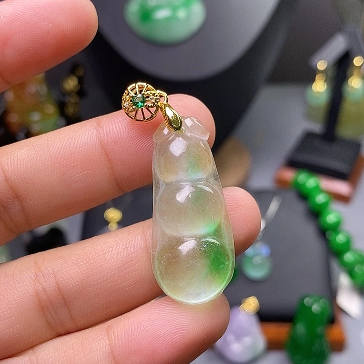 吊坠(赠链)未镶嵌翡翠