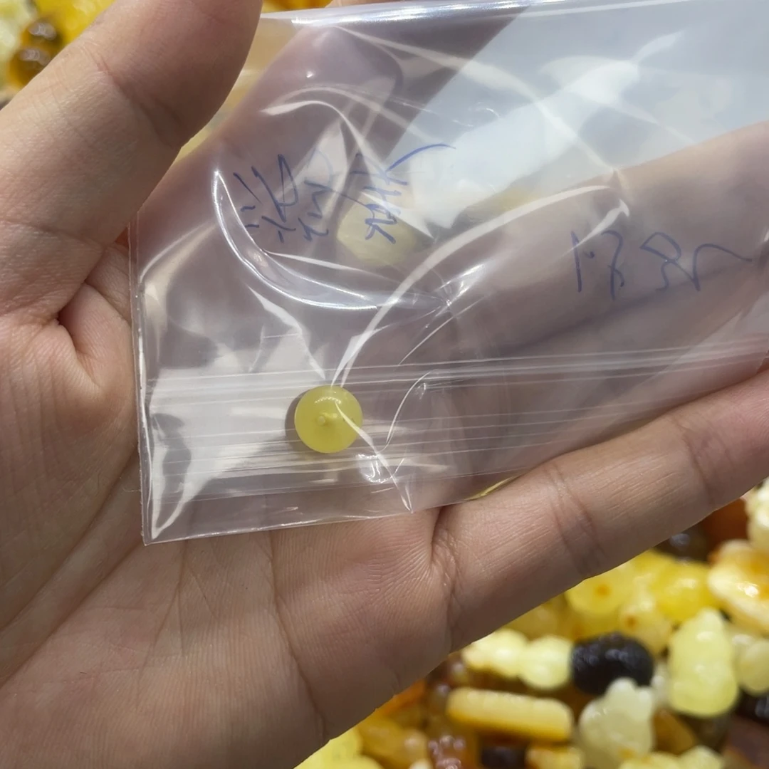 未镶嵌琥珀裸石游*美天然琥珀