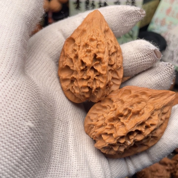 平***常核桃35尺秦岭野生长嘴鸡心