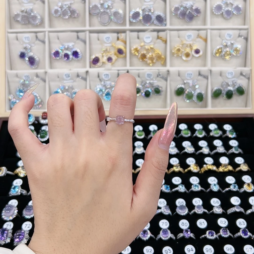 顾***私银S925镶嵌戒指水晶