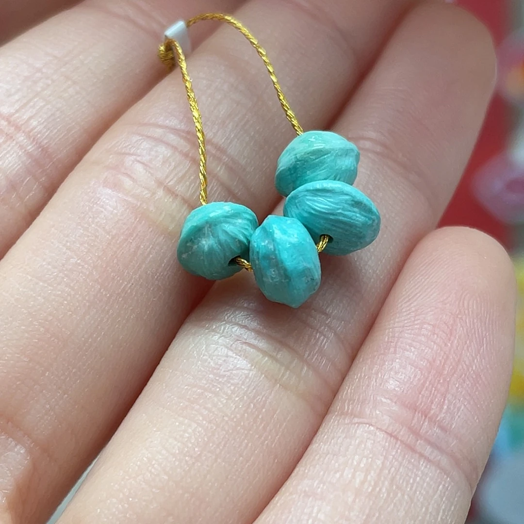 绿松石未镶嵌颈饰