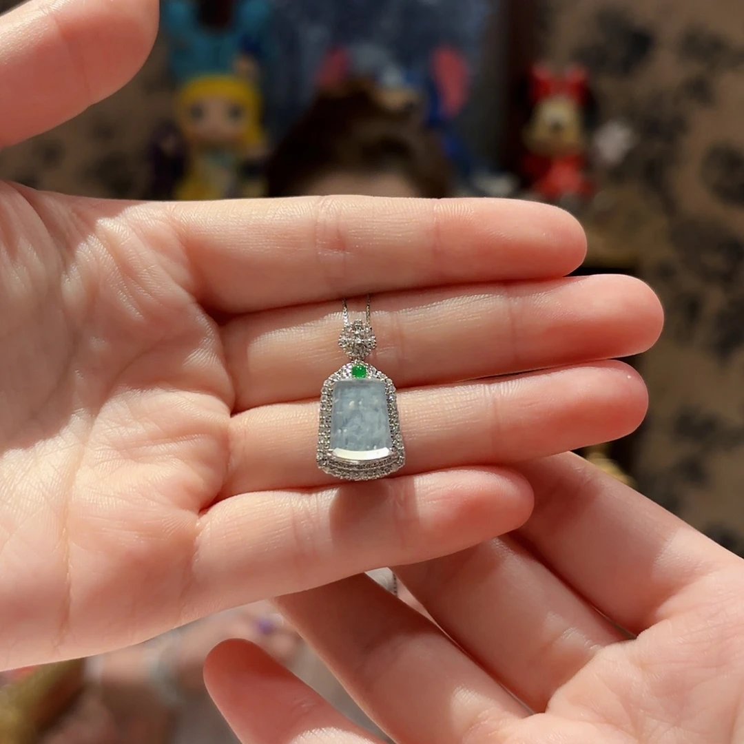 吊坠(赠链)18K金镶嵌翡翠