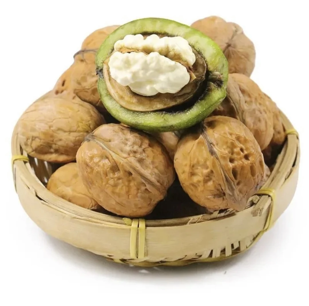 贵州威宁新鲜青皮湿核桃去青皮薄壳脆甜营养孕妇坚果