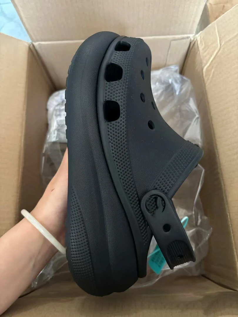 泡芙款洞洞鞋男女同款情侣防滑夏季