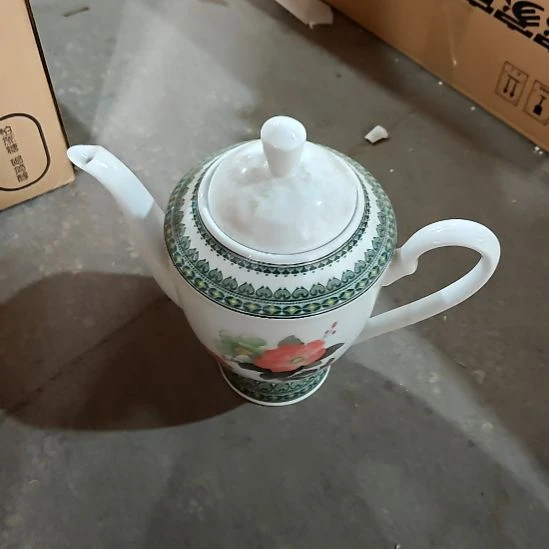 瓷片陶瓷盘子碗啥都有