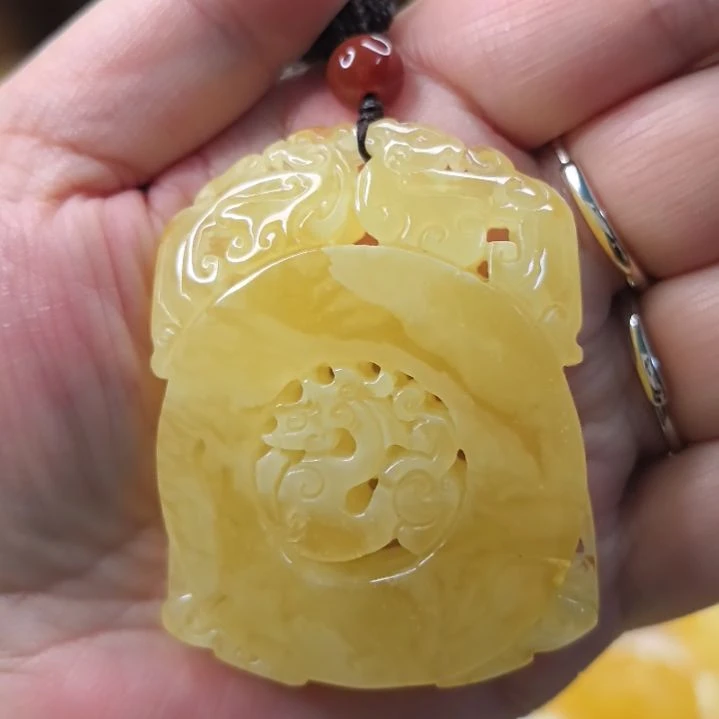 蜜蜡颈饰未镶嵌坊古牌