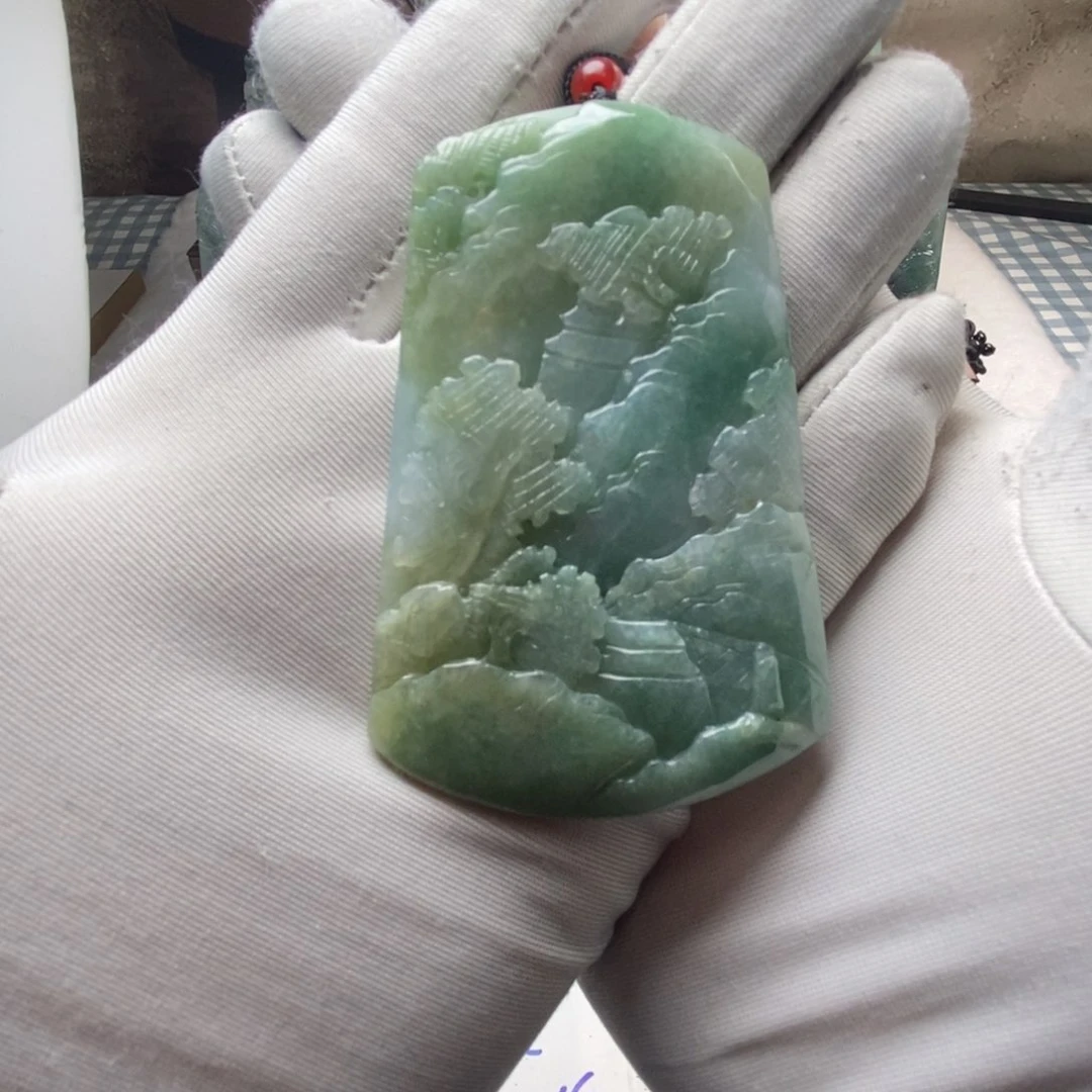 翡翠颈饰未镶嵌天然