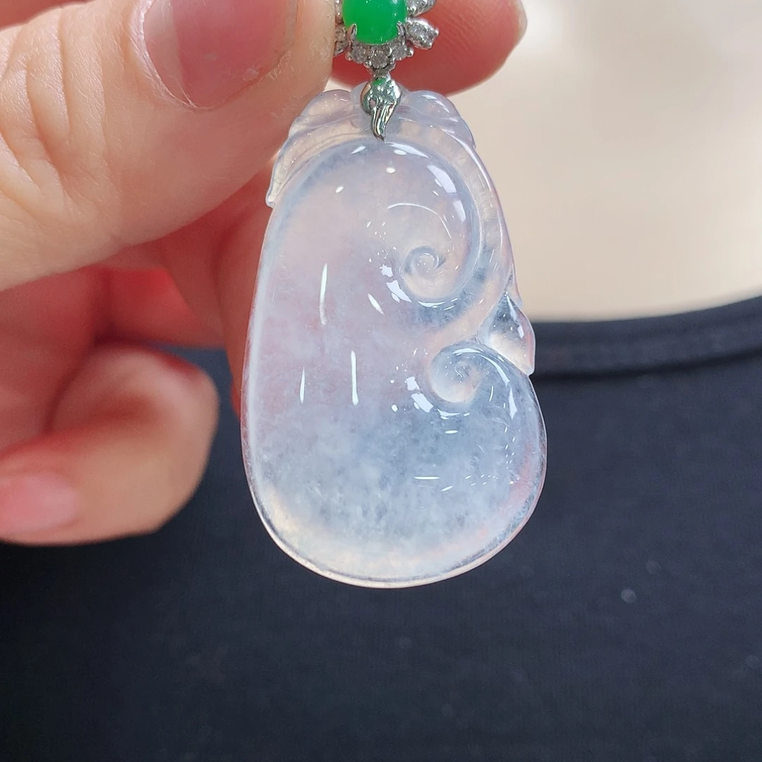 翡翠颈饰18K金镶嵌如意