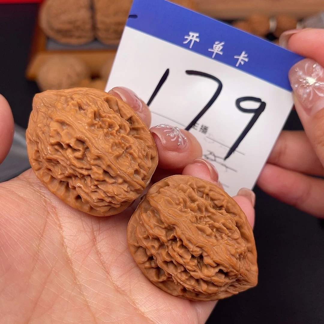 桃核吊坠鸡心35尺寸左右y