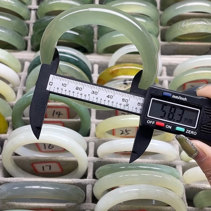 蛇纹石玉未镶嵌手镯24