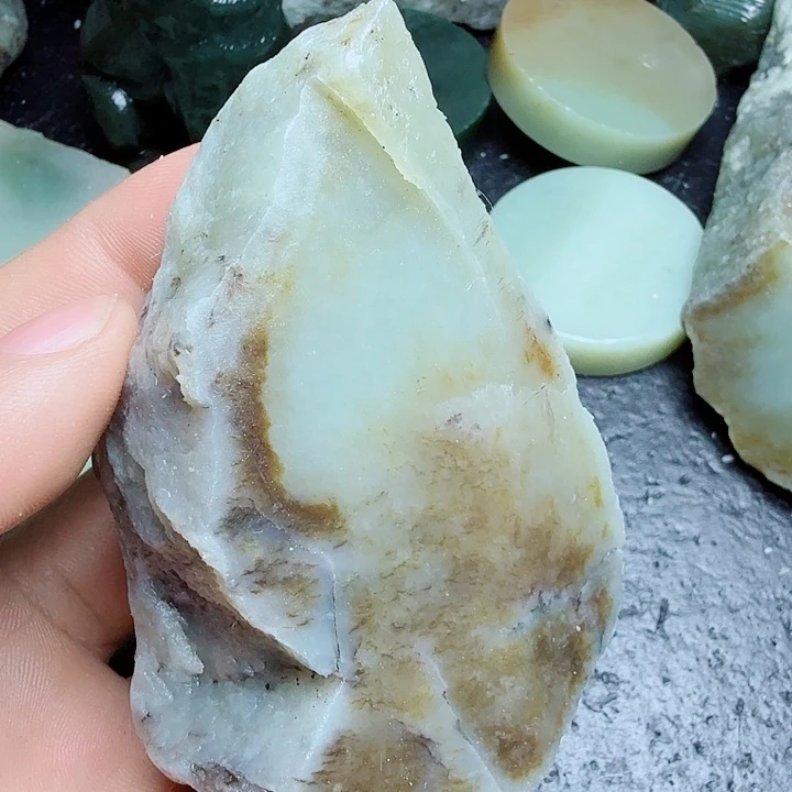 和田玉（糖玉）未镶嵌珠宝奇石