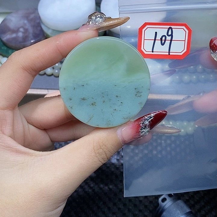 和田玉和田玉边角料随机发未镶嵌