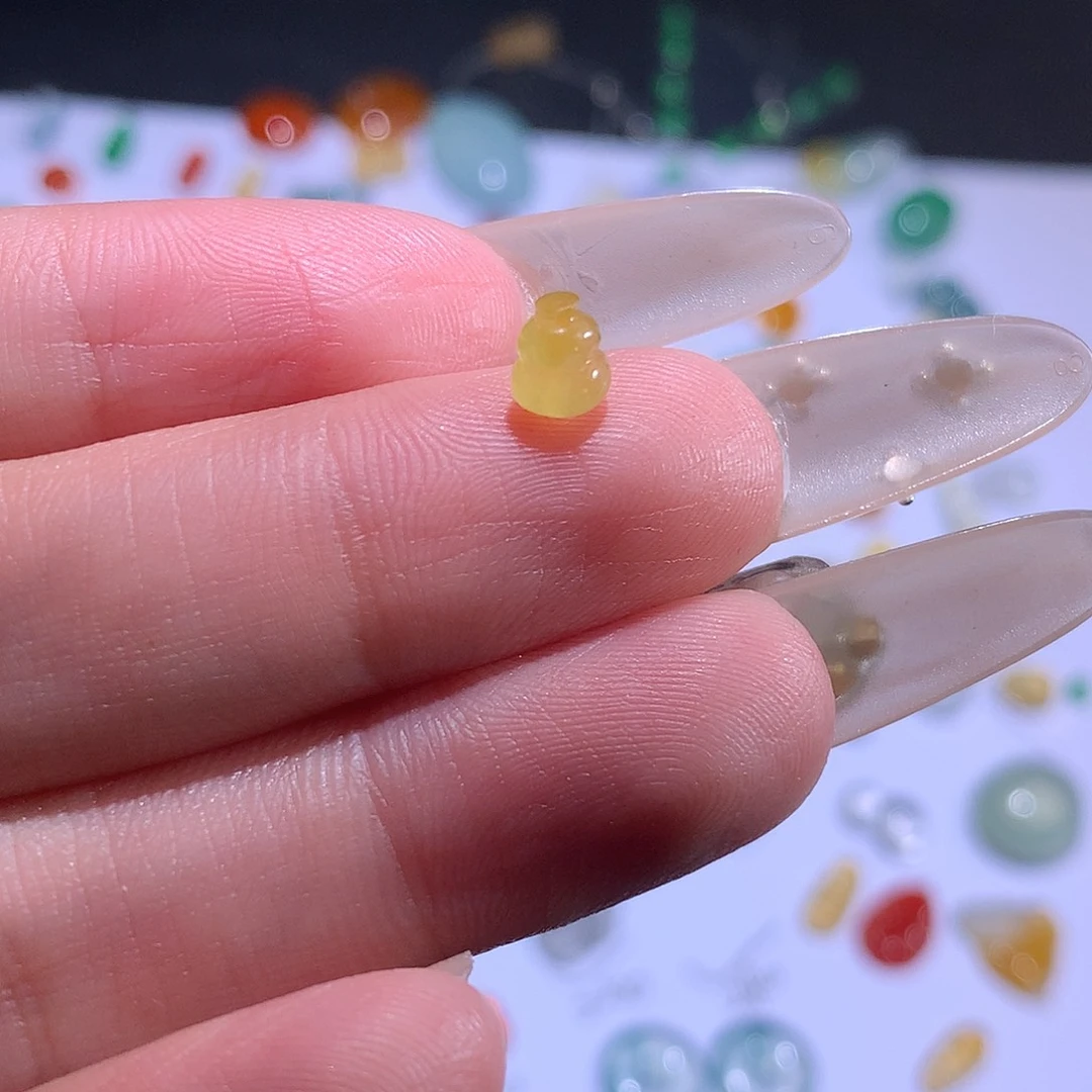 翡翠未镶嵌挂件立体黄葫芦尺寸5.2 4.5 4.0