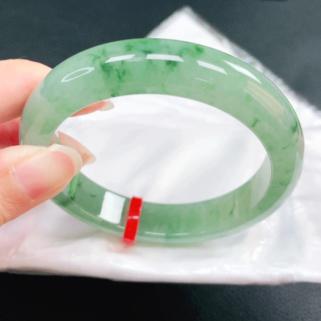 翡翠未镶嵌手镯56圈