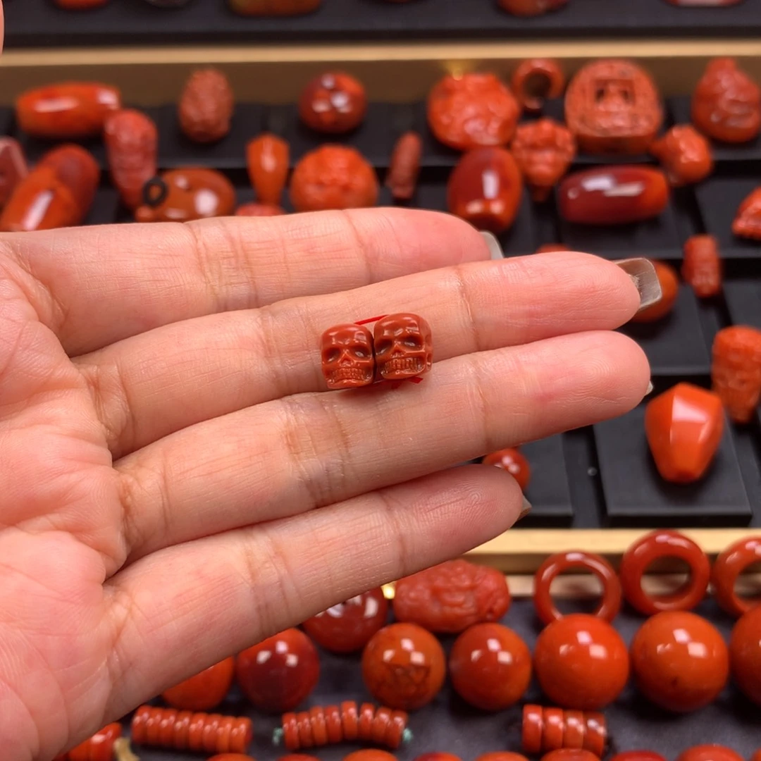 未镶嵌骷颅头对珠6.8mm南红玛瑙