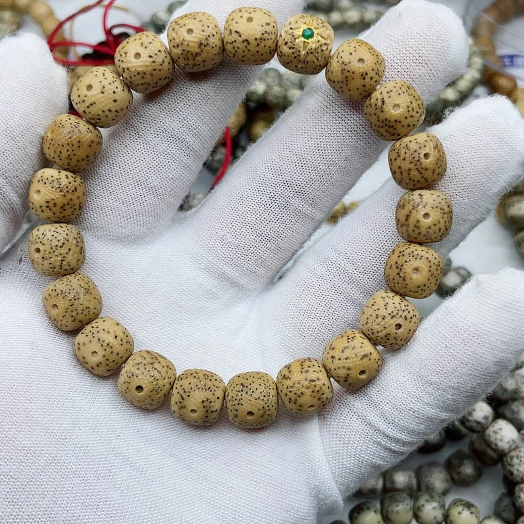 星月菩提手串K****"11鸡油黄