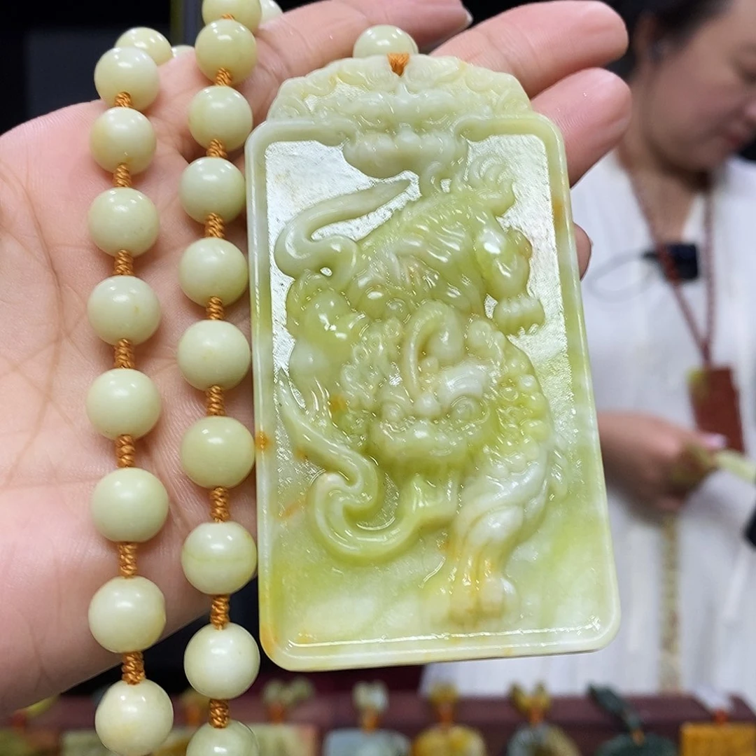 岫玉未镶嵌挂件吊坠