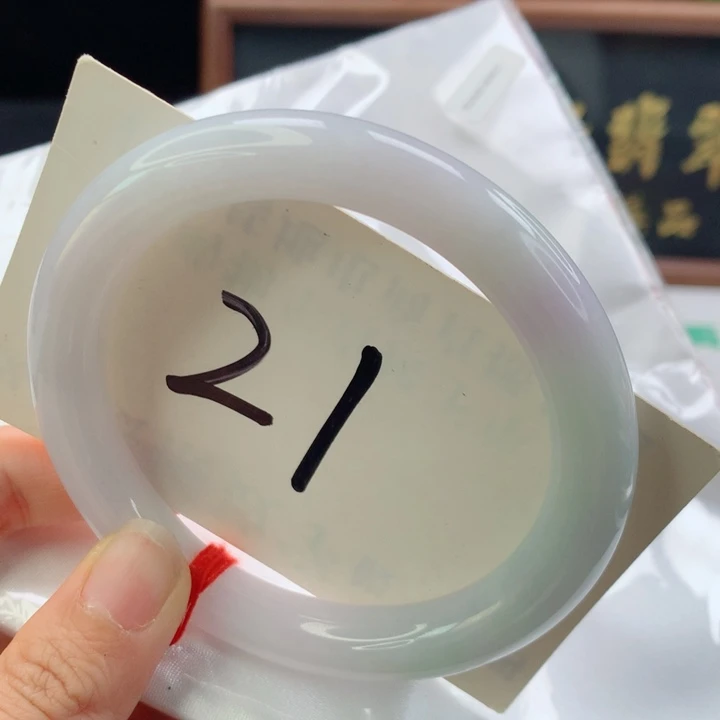 未镶嵌手镯（圆镯）翡翠福利鐲