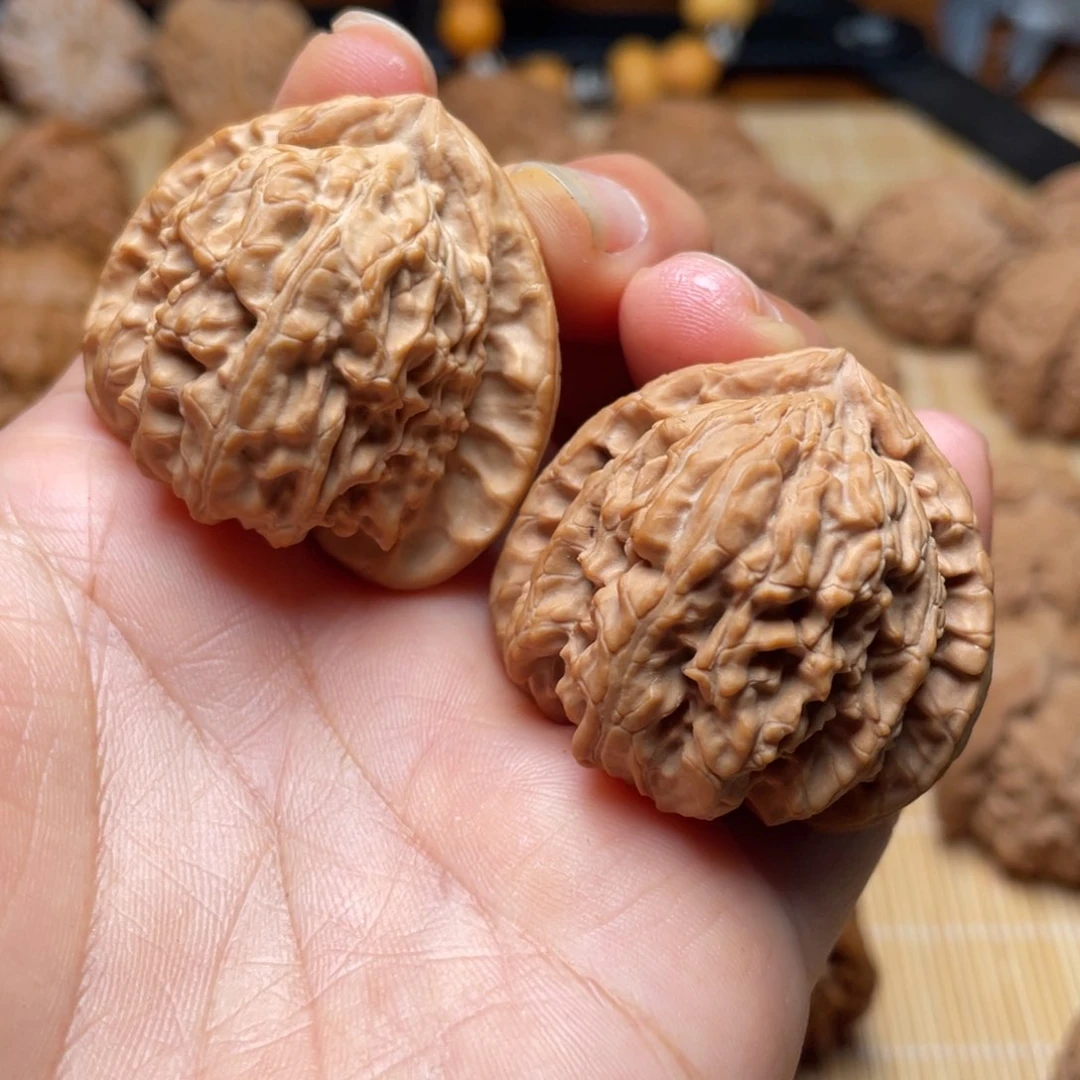 【闪购商品】文玩核桃吊坠三角白………