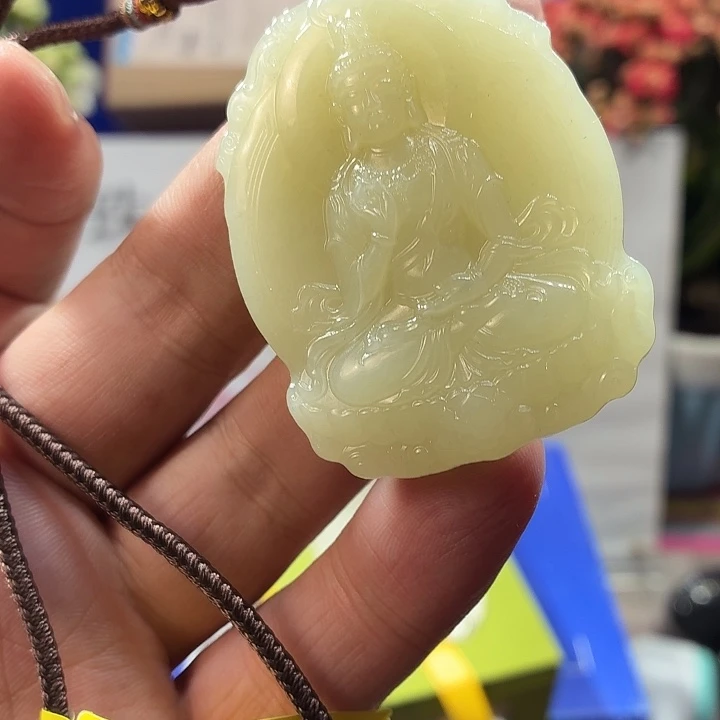 颈饰未镶嵌和田玉（糖玉）