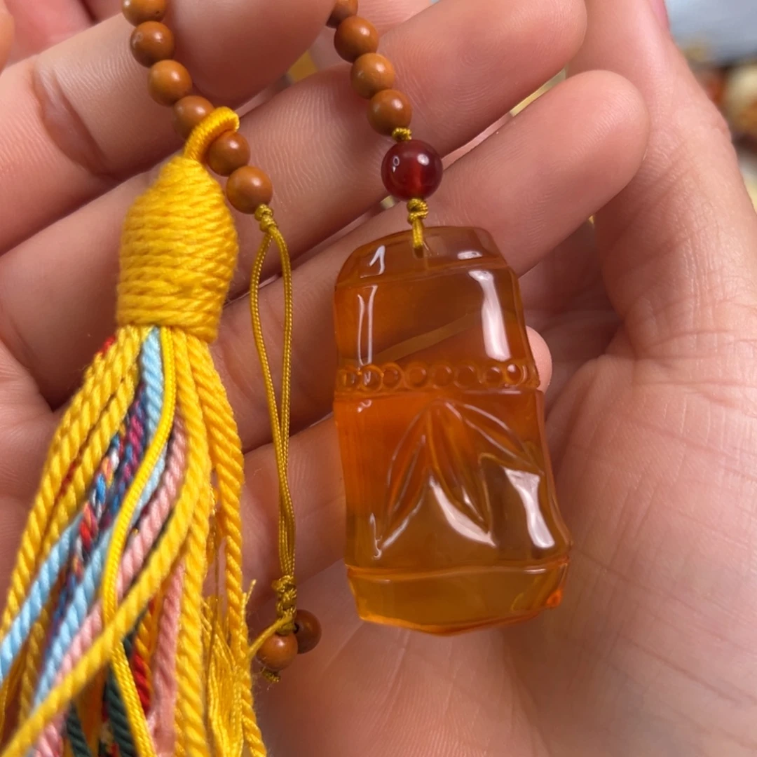 琥珀未镶嵌裸石琥珀