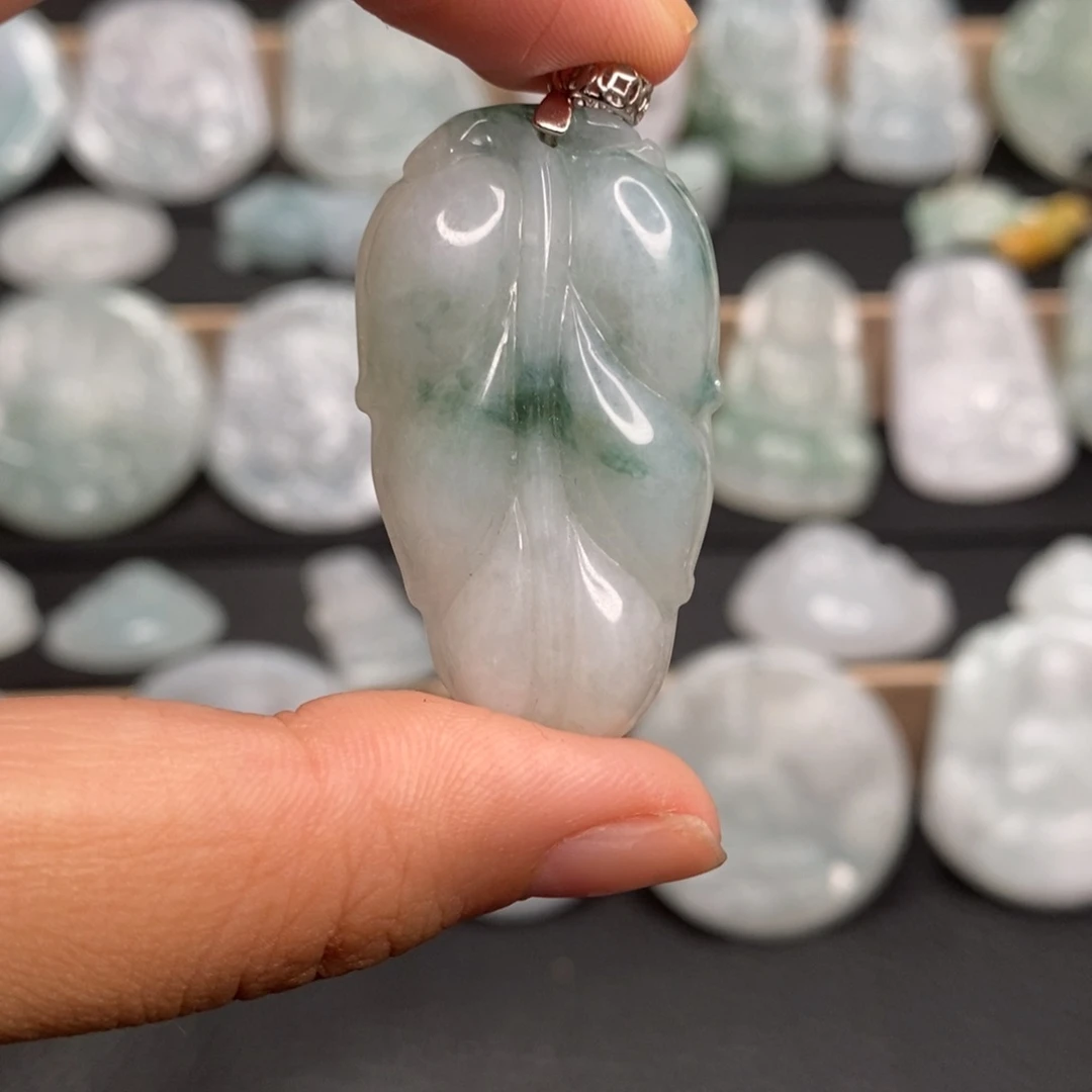颈饰未镶嵌翡翠叶子