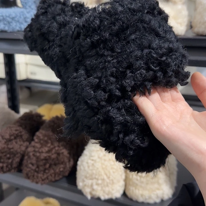 37黑色卷毛露脚五厘米