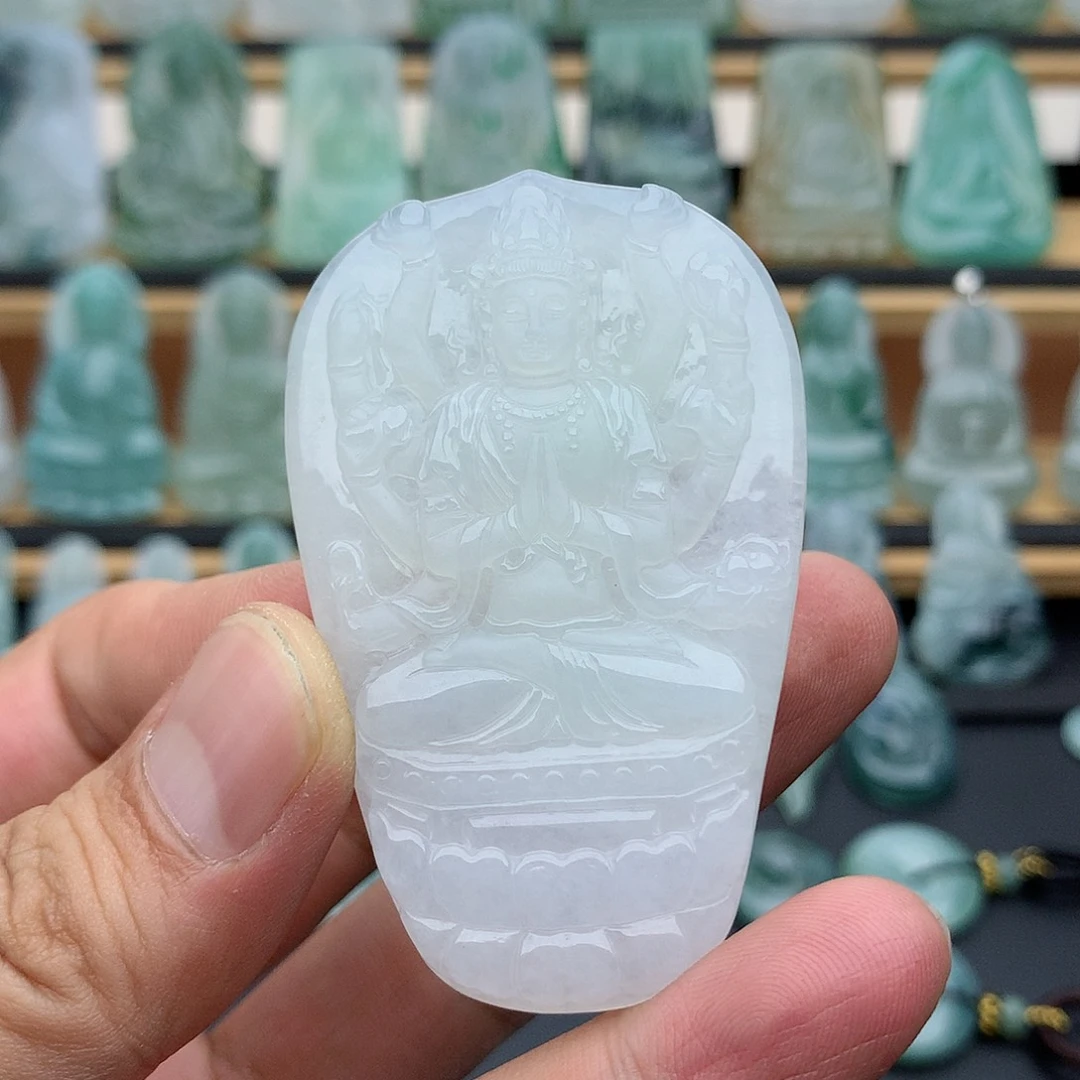 翡翠未镶嵌颈饰千手观音