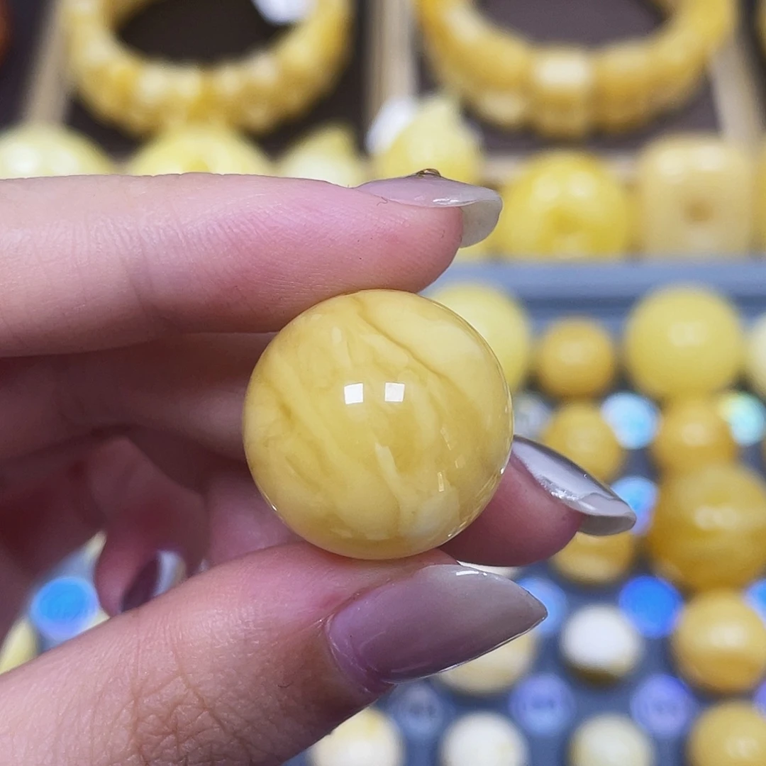 琥珀未镶嵌裸石19.5mm瑕