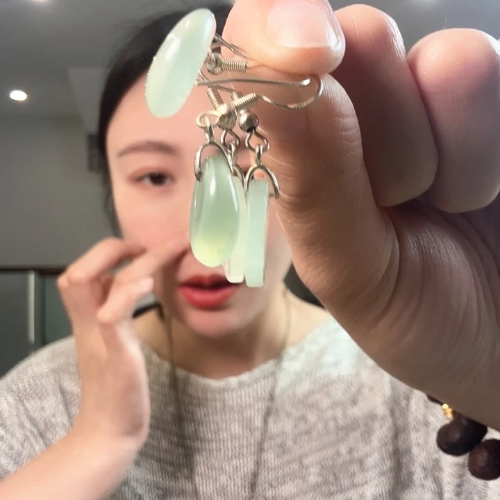 H***Q未镶嵌蛇纹石玉颈饰