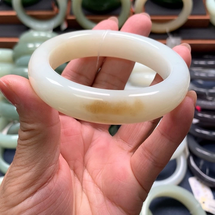 【闪购商品】未镶嵌手镯和田玉