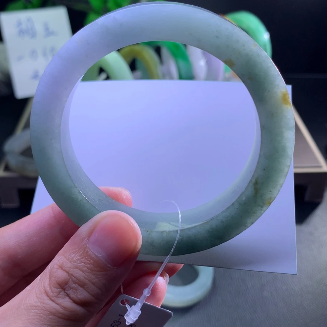 未镶嵌翡翠手镯定制翡翠