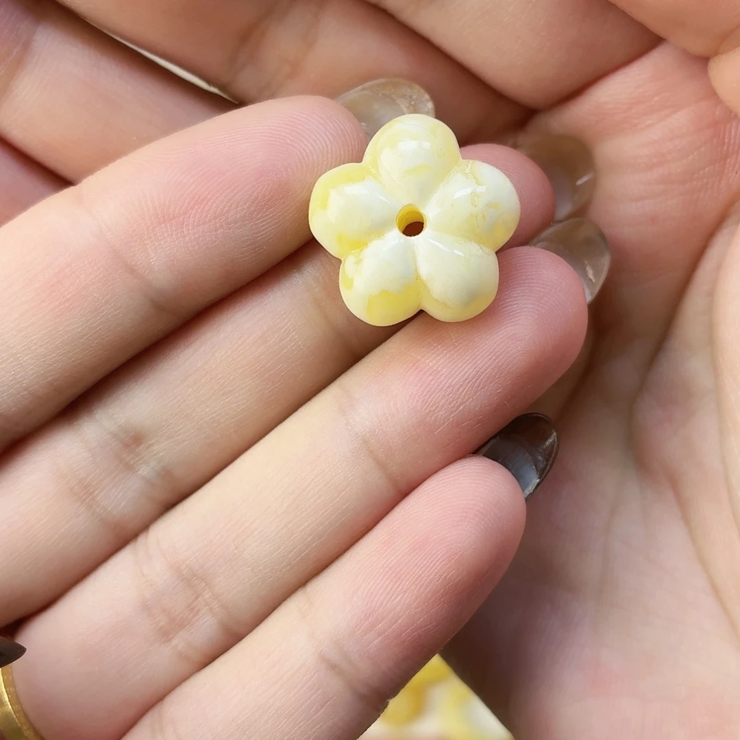 蜜蜡未镶嵌裸石瓷白花花2g