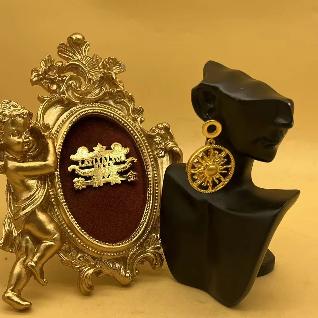 C播 9.49g 足金999 耳饰e