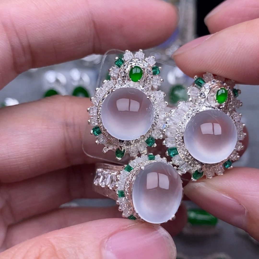 小***姐定制翡翠未镶嵌缅甸翡翠