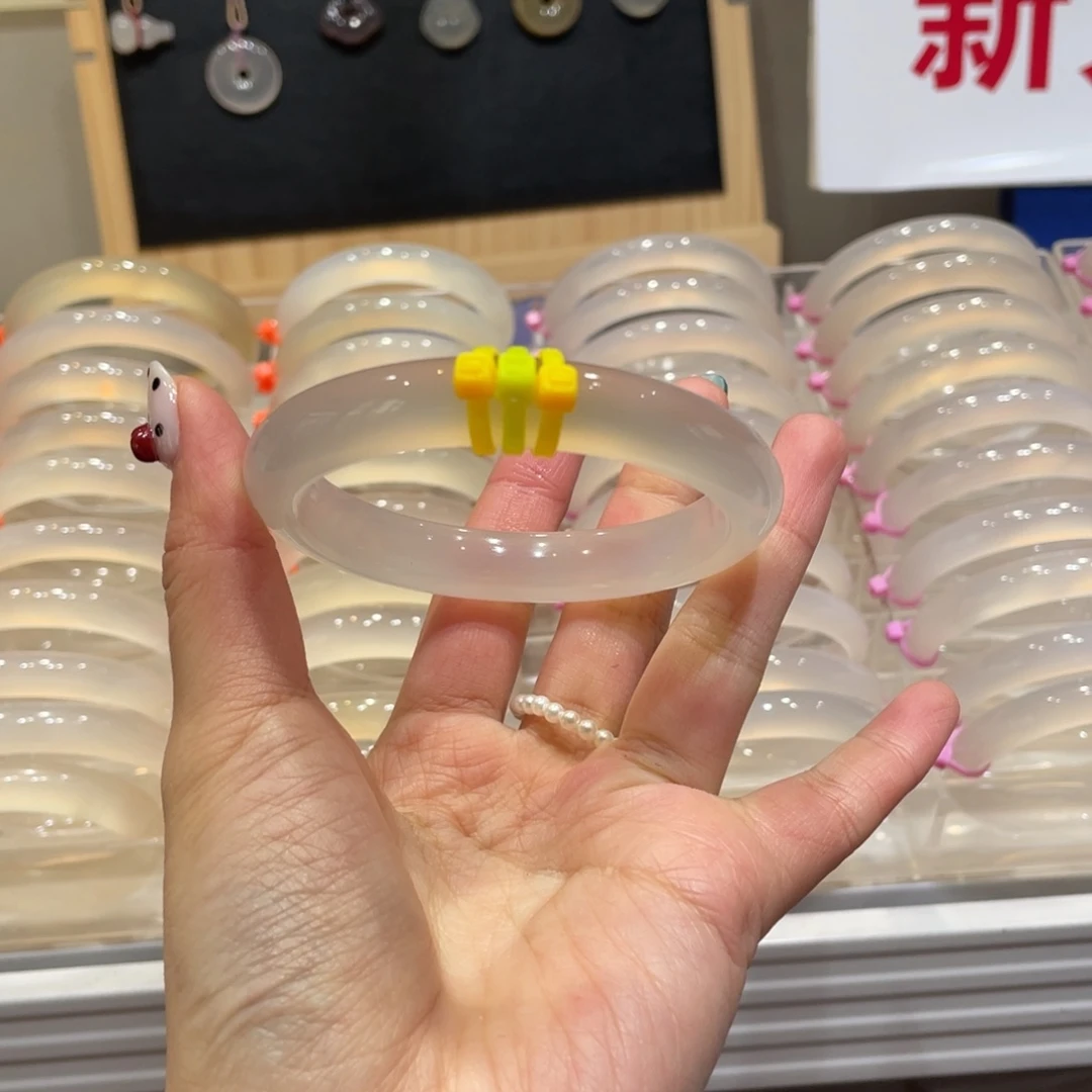 萱***n玛瑙/玉髓未镶嵌手镯@定向香槟金@【57】