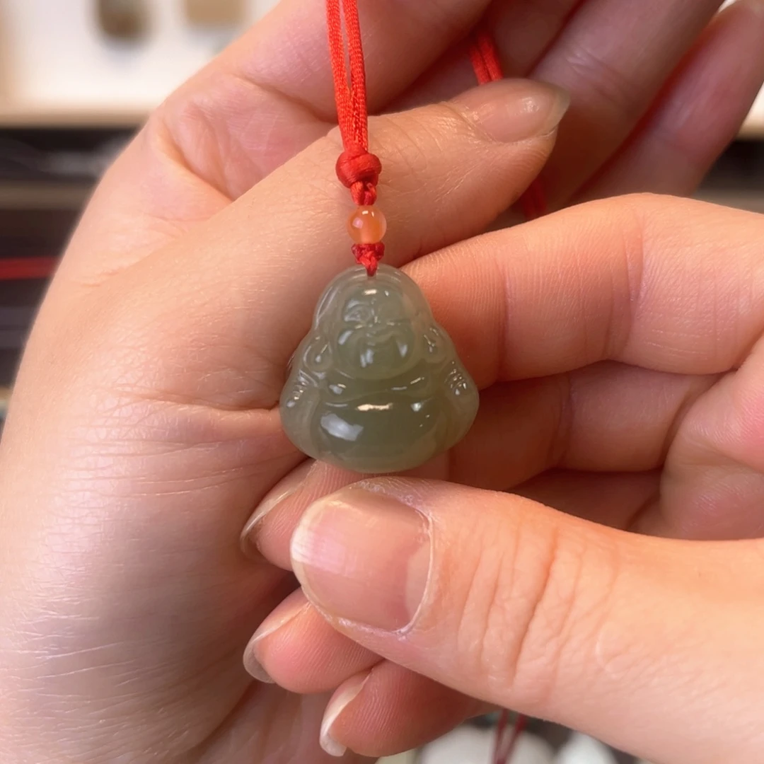 和田玉未镶嵌颈饰小佛