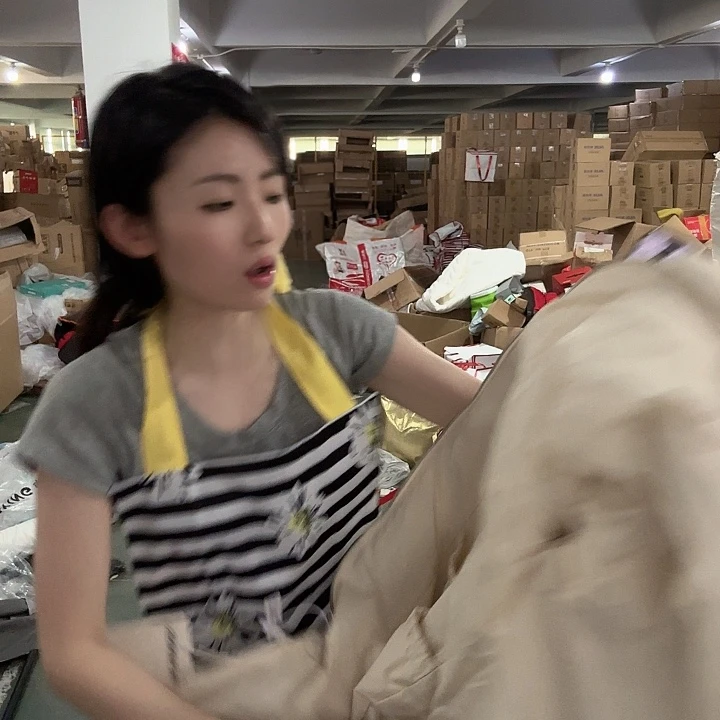 米色J家嘎嘎棉服长款