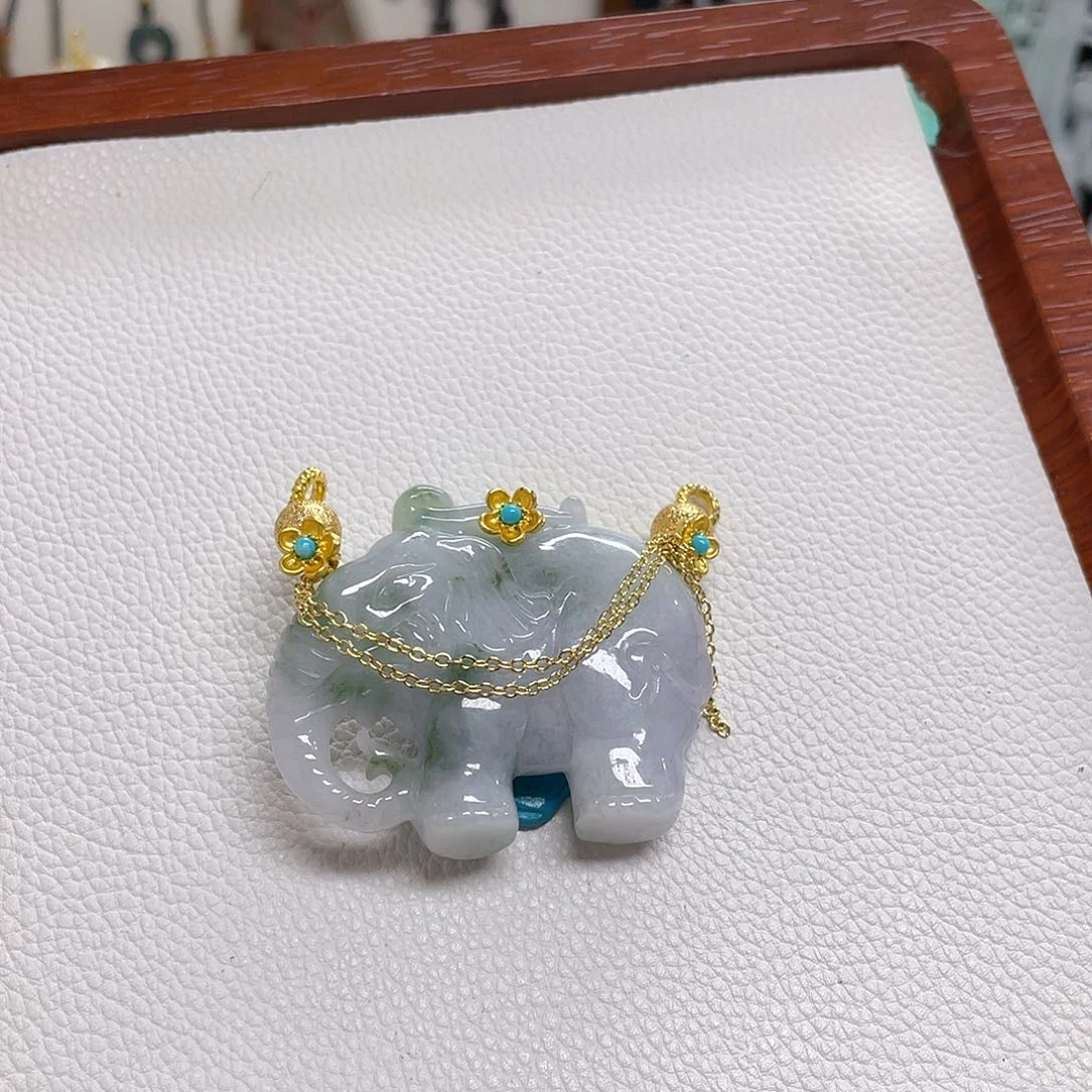 翡翠未镶嵌颈饰带种水十色吊坠