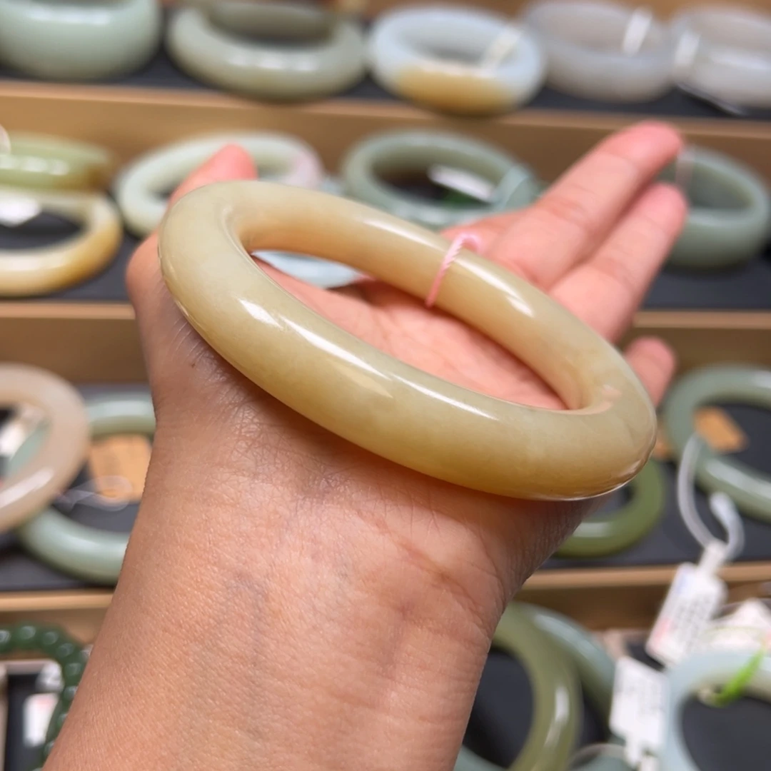 和田玉未镶嵌手镯61